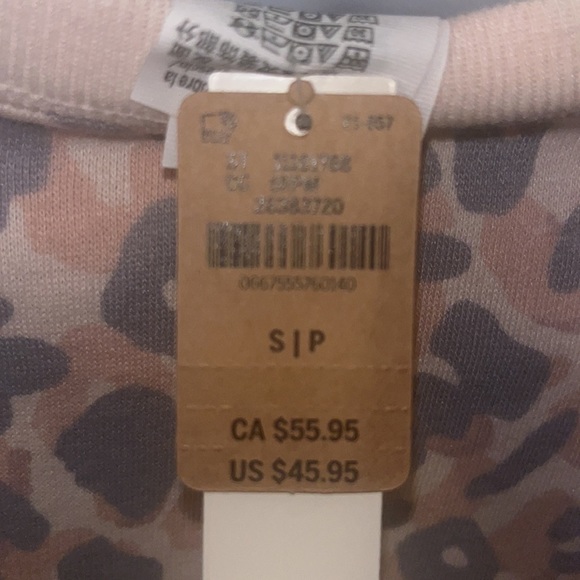 BRANDNEW!!!  Pink animal print crew neck sweatshirt. Super cute/comfy. Size S - Picture 2 of 2